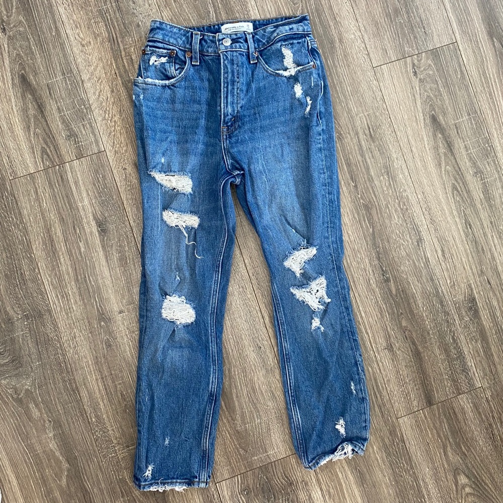 Abercrombie & Fitch High Rise Mom Jean